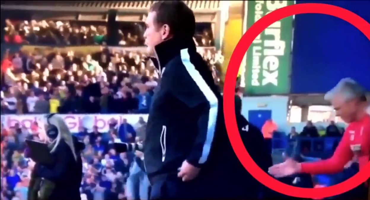 Total lack of respect from Bolton’s goalkeeping coach towards Marcelo Bielsa