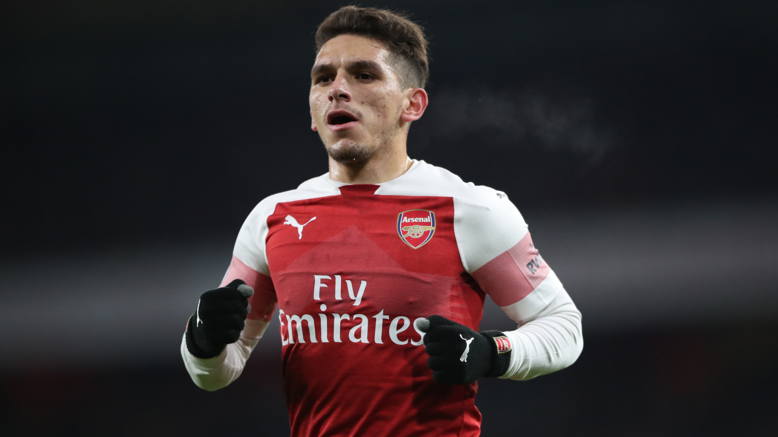 (Photo) Lucas Torreira shows off his bruised banana kit after being linked with a move away to Napoli all day