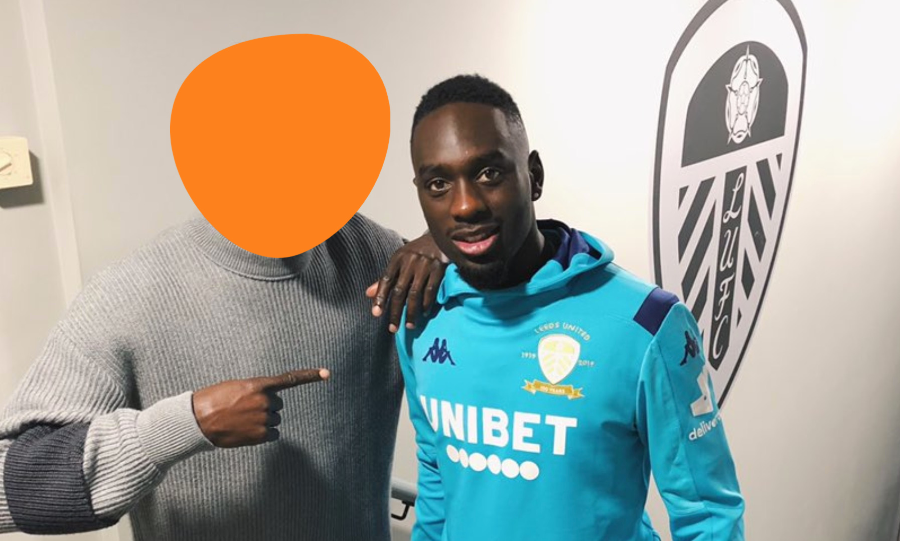 Photo – Bielsa student who helped get Jean-Kevin Augustin hangs out with new Leeds signing after Millwall win