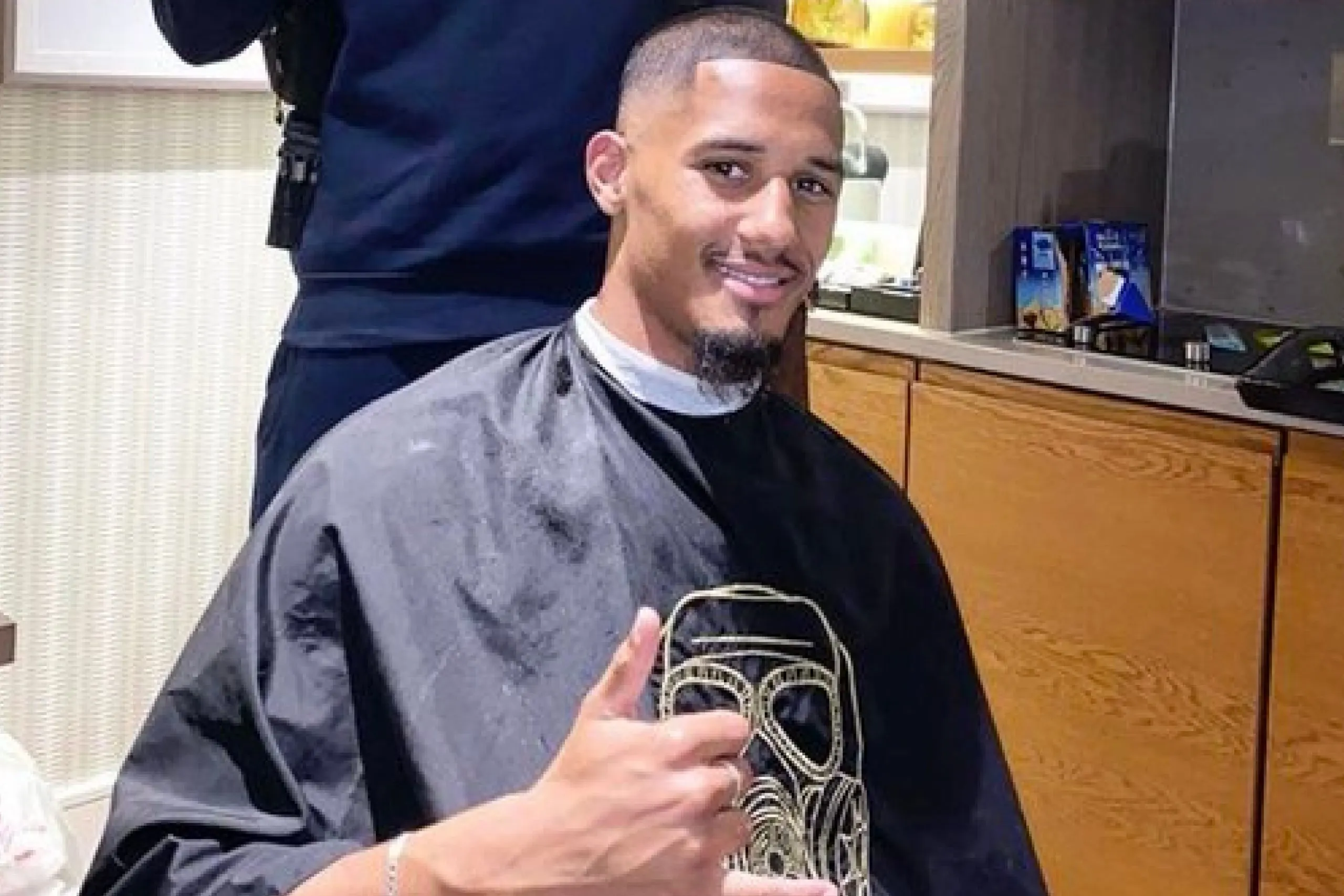 William Saliba shows off new hairstyle