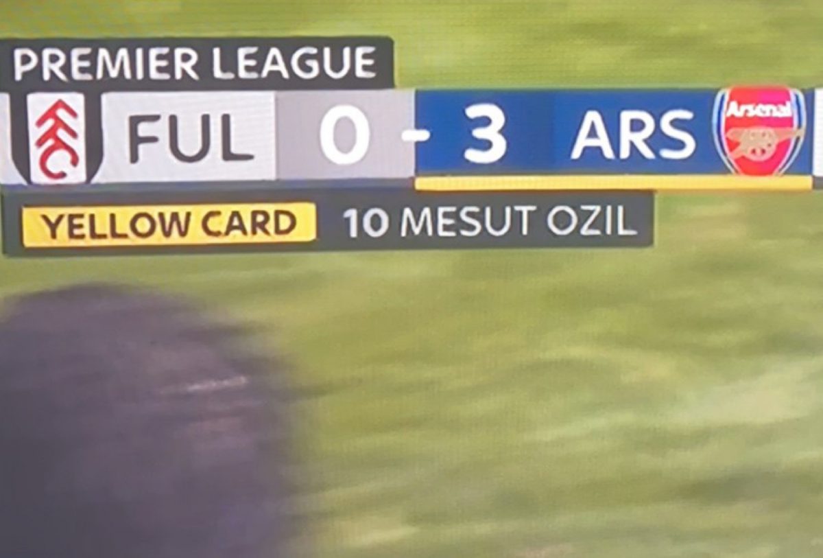 Image – NBCSN accidentally give Mesut Ozil a yellow card during Arsenal 3-0 Fulham