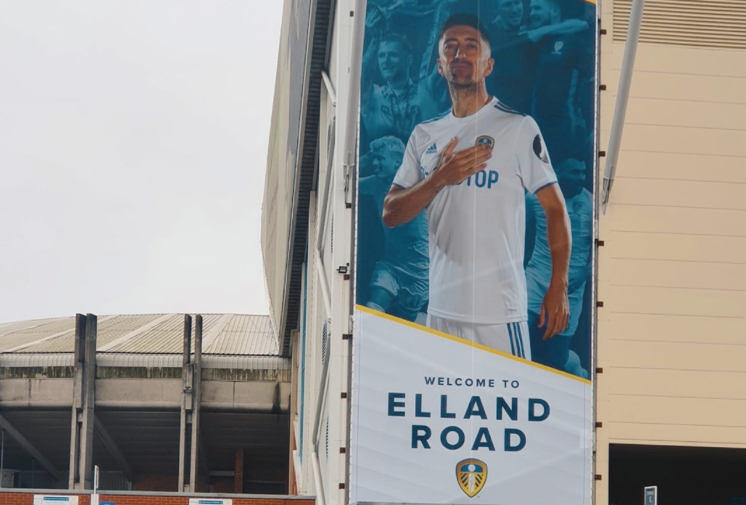 Huge Pablo Hernandez and Liam Cooper banners go up at Elland Road before first PL game in 16 years