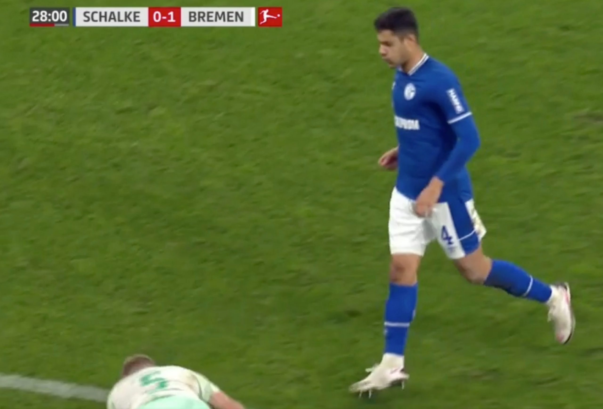 Vile - Ozan Kabak spits on Werder Bremen player Ludwig Augustinsson