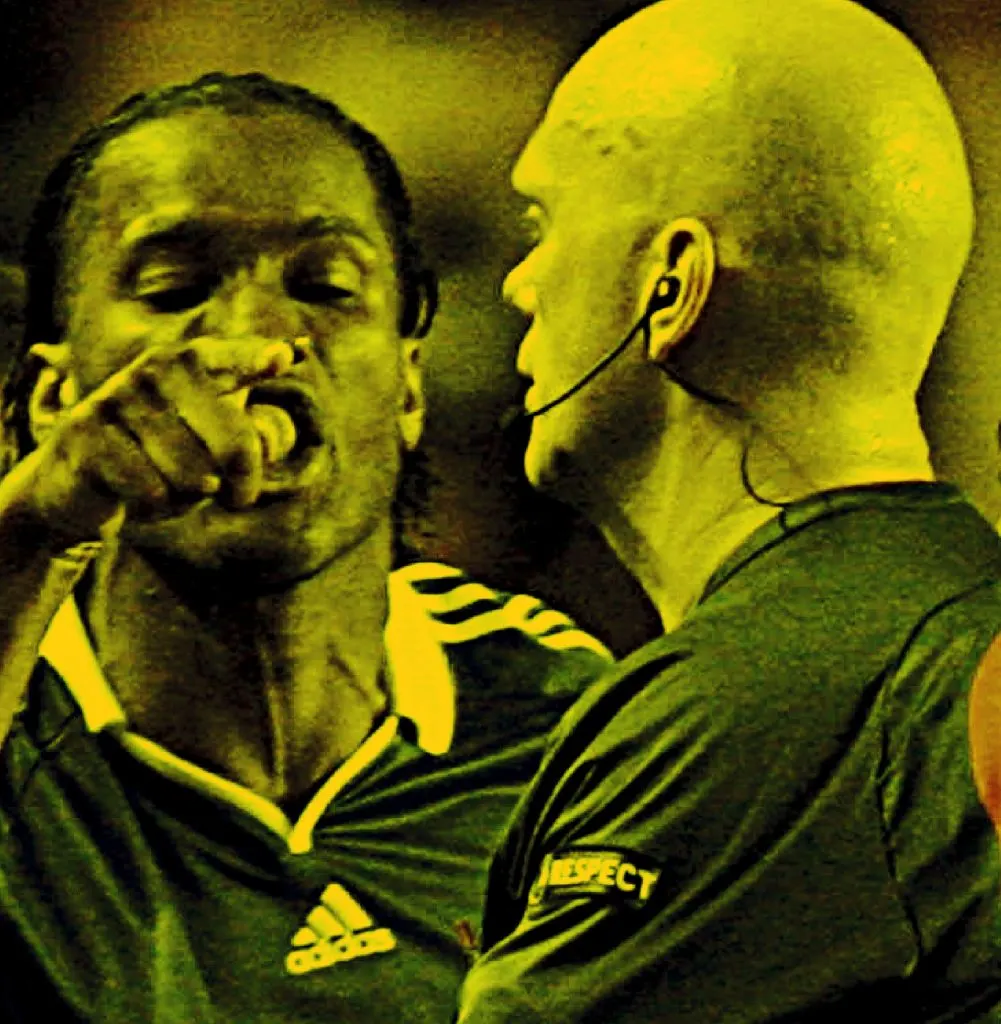 Drogba blasts referee Overbo during 2009 Champions League final v Barcelona (1)