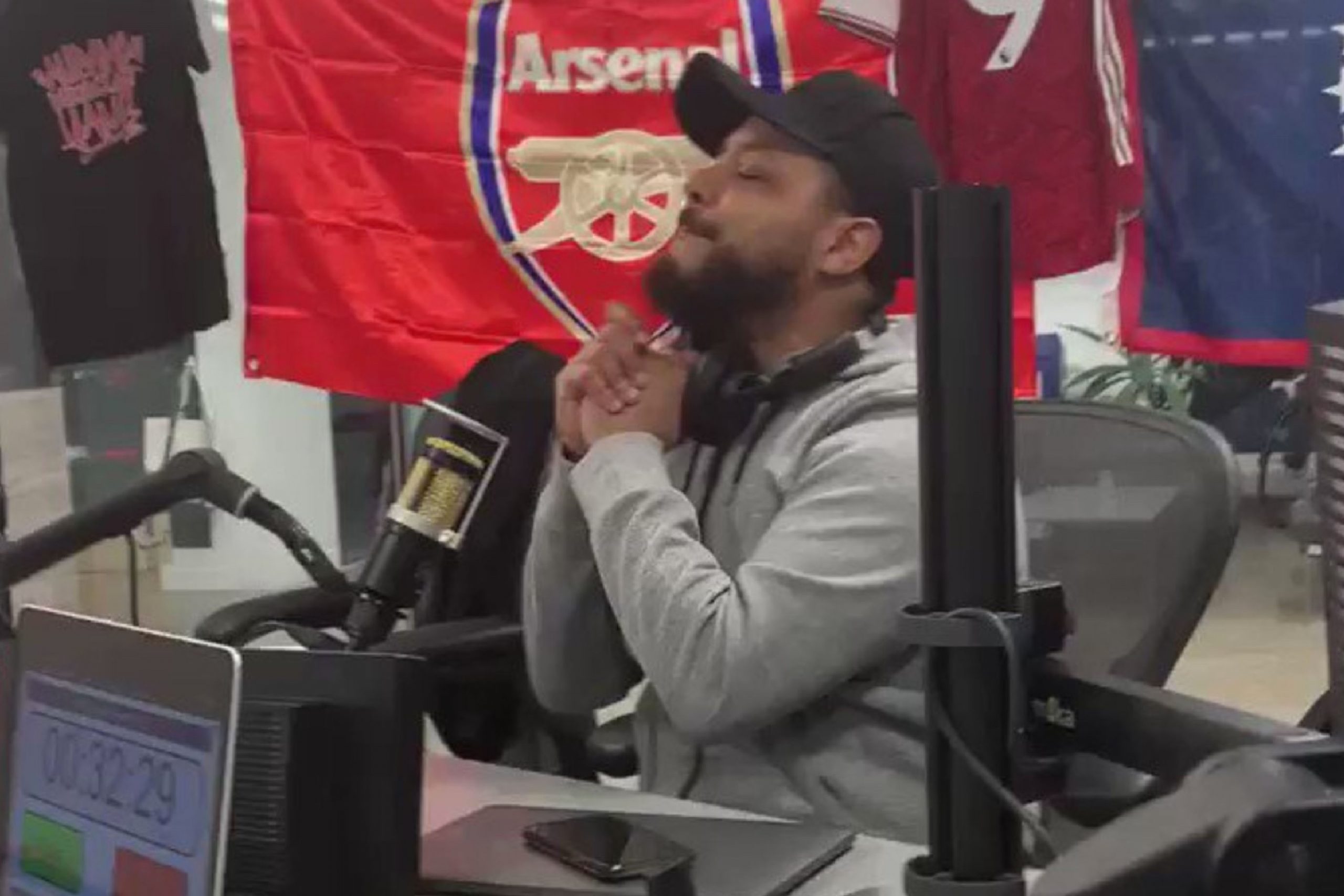 Video: Ex-AFTV Troopz annihilates Willian live on air during Southampton loss