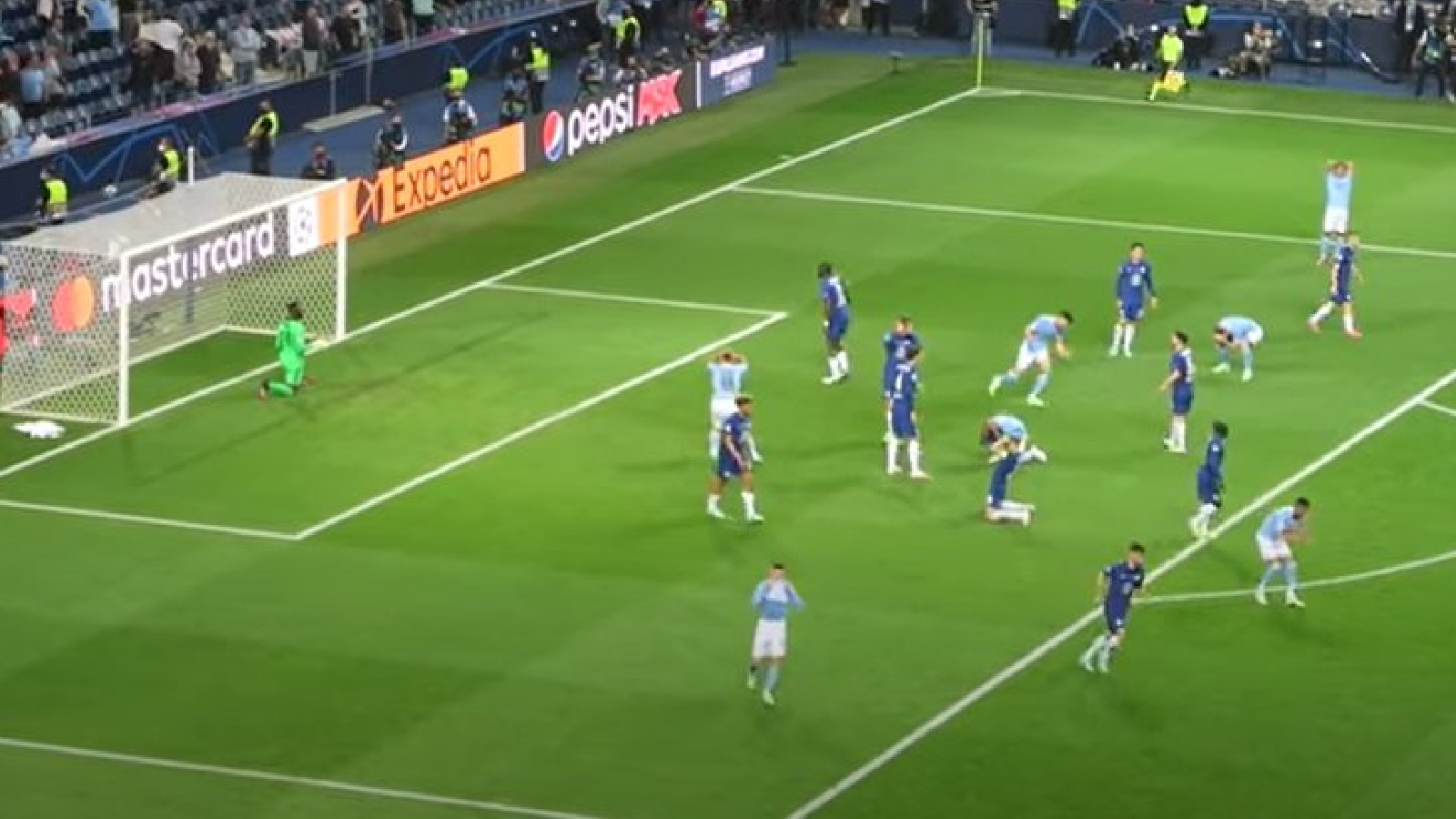 Manchester City players react dramatically after missing a chance against Chelsea