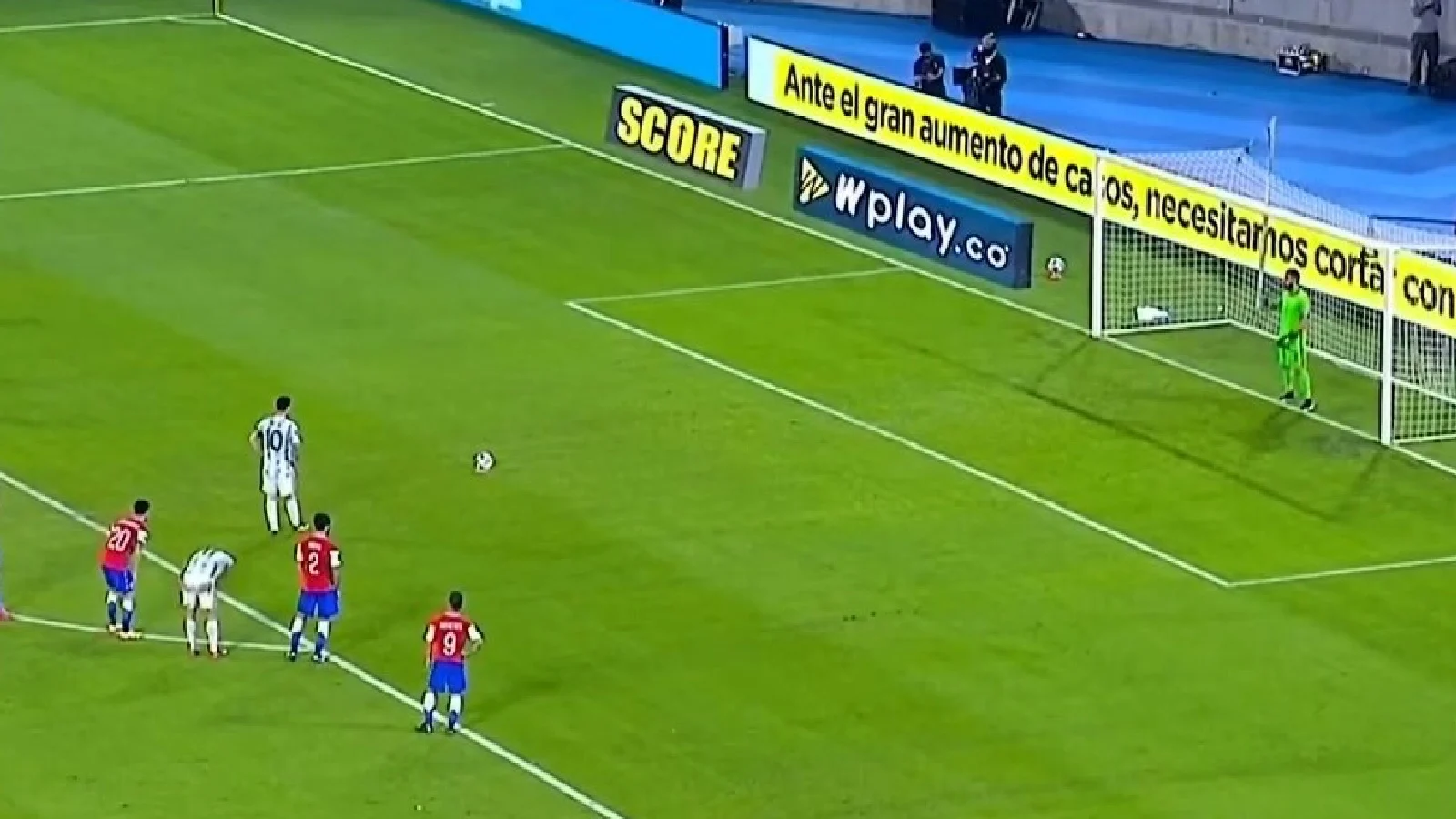 Lionel Messi penalty v Chile