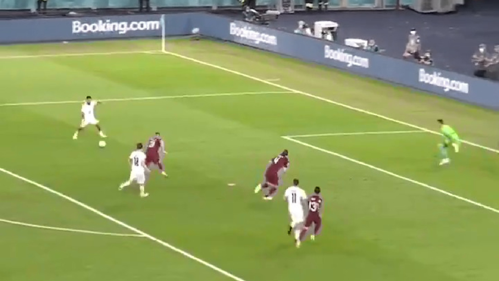 Video: Lorenzo Insigne curls typical far corner finish against Turkey