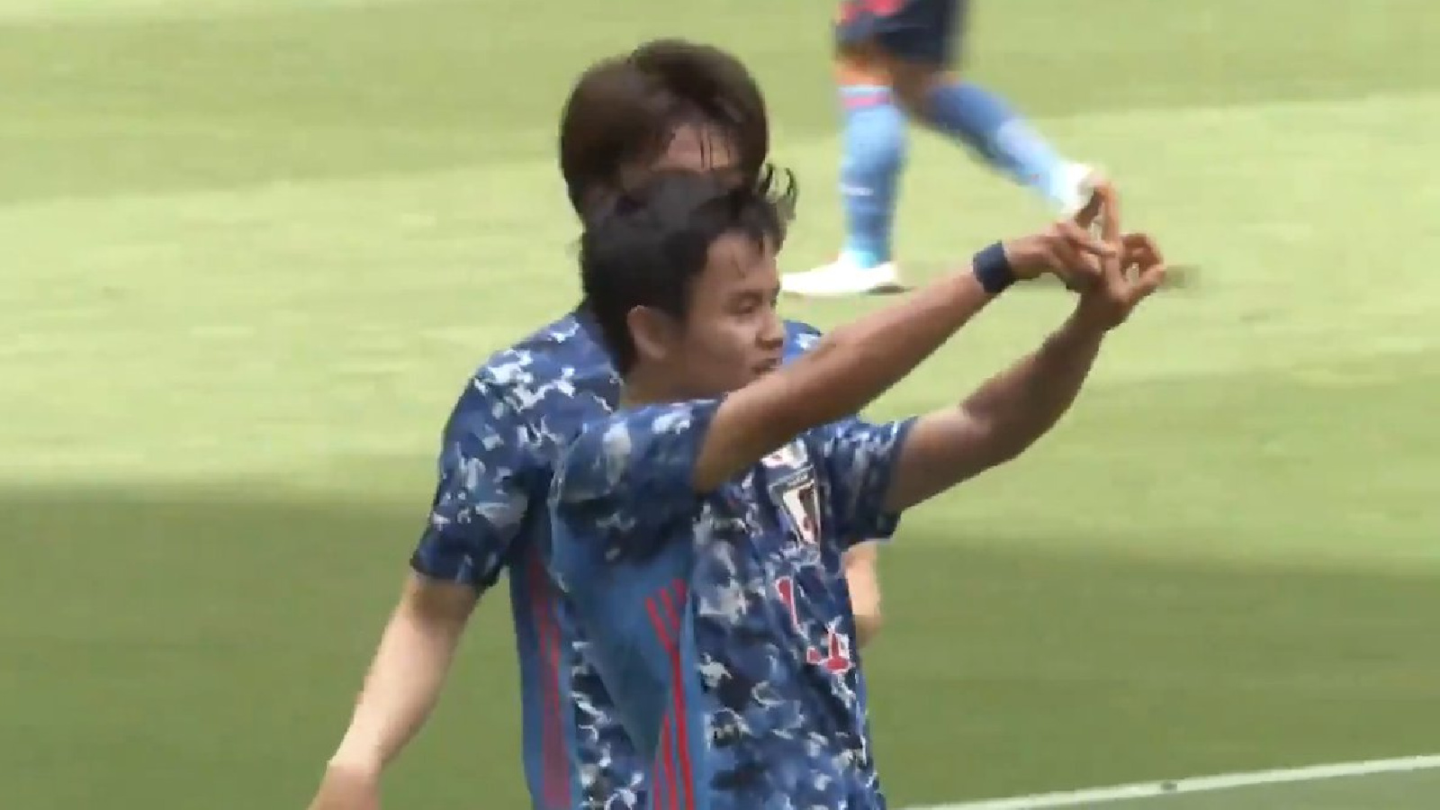 Video: Takefusa Kubo nutmegs 4 players at once to score against Jamaica