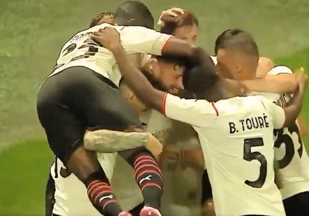 Fikayo Tomori hovers above Romagnoli and Giroud after latter's first ever goal for AC Milan