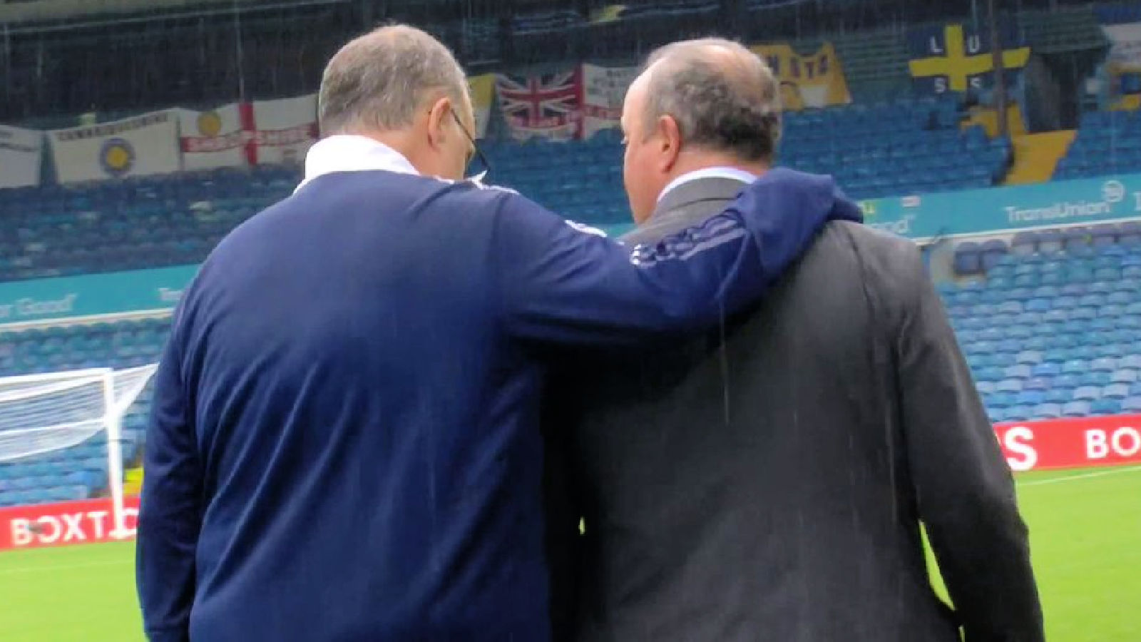 Marcelo Bielsa and Rafa Benitez embrace each other after the full-time whistle at Elland Road