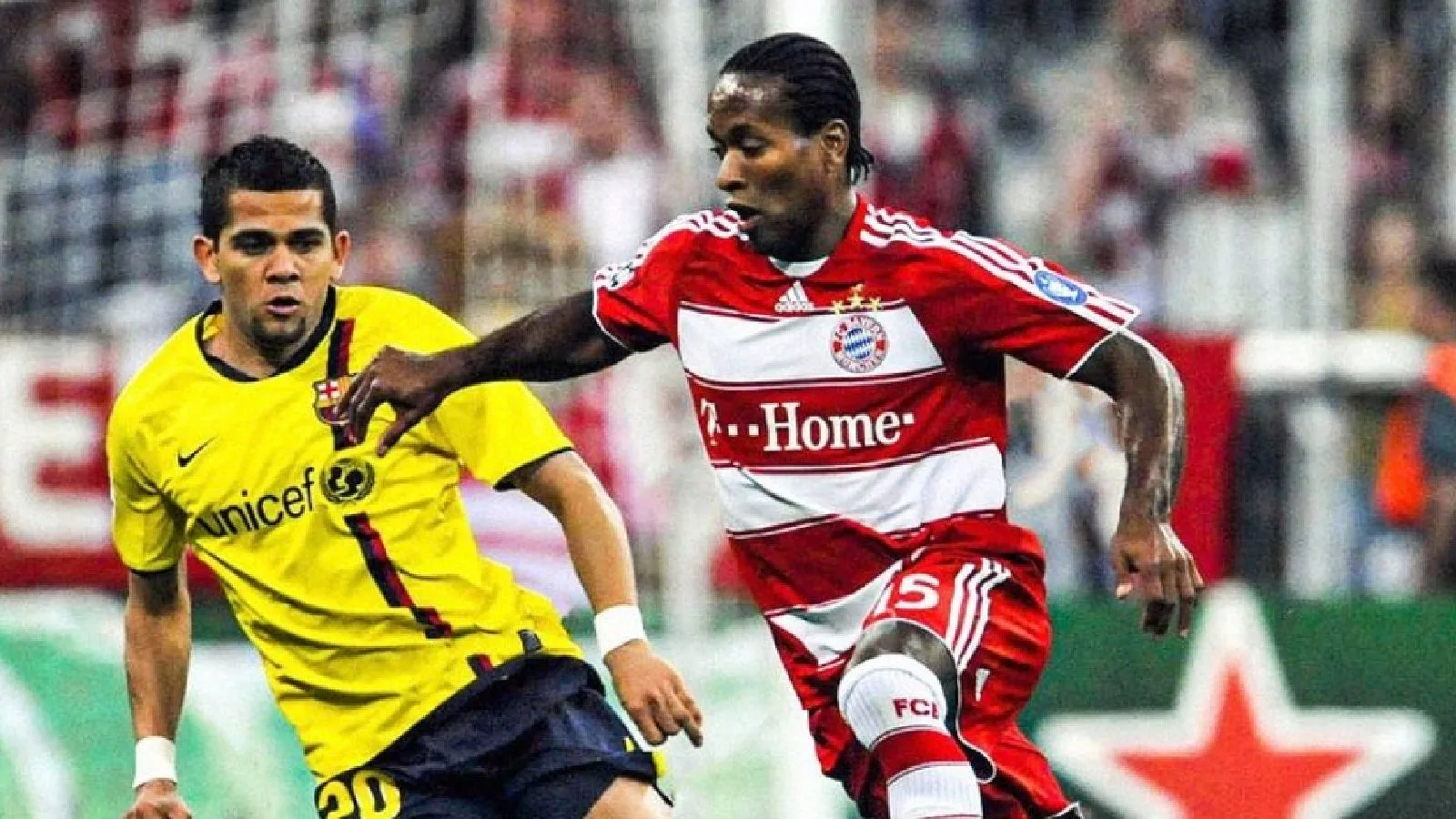 Ze Roberto playing for Bayern against Barcelona