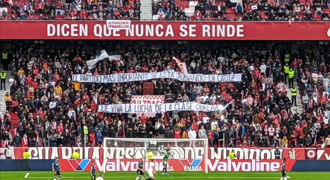 Sevilla fans show solidarity for Cadiz metal workers