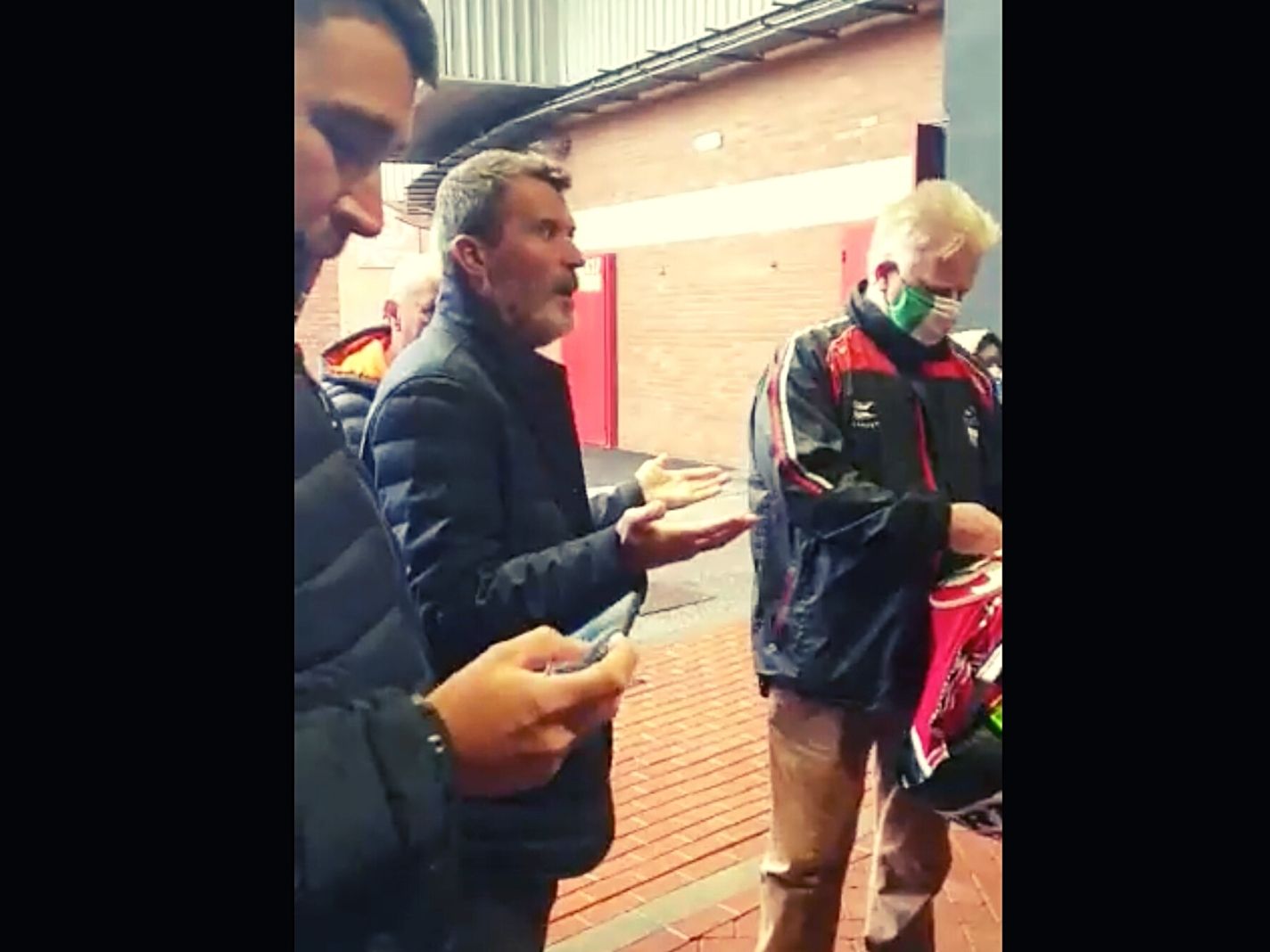 Roy Keane confronts angry Man United fan