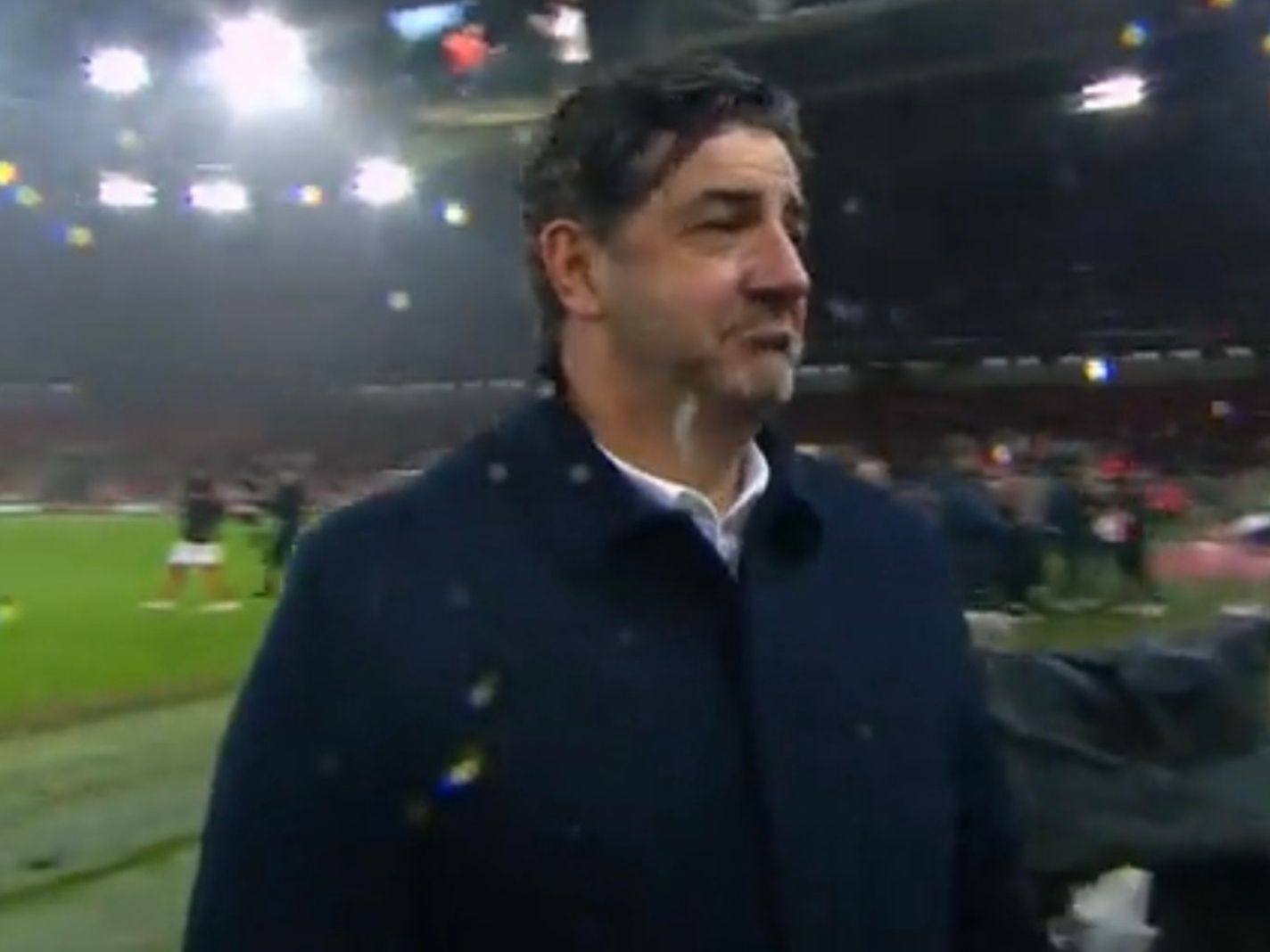 Napoli boss ignores handshake but Spartak manager is the coolest cat in town
