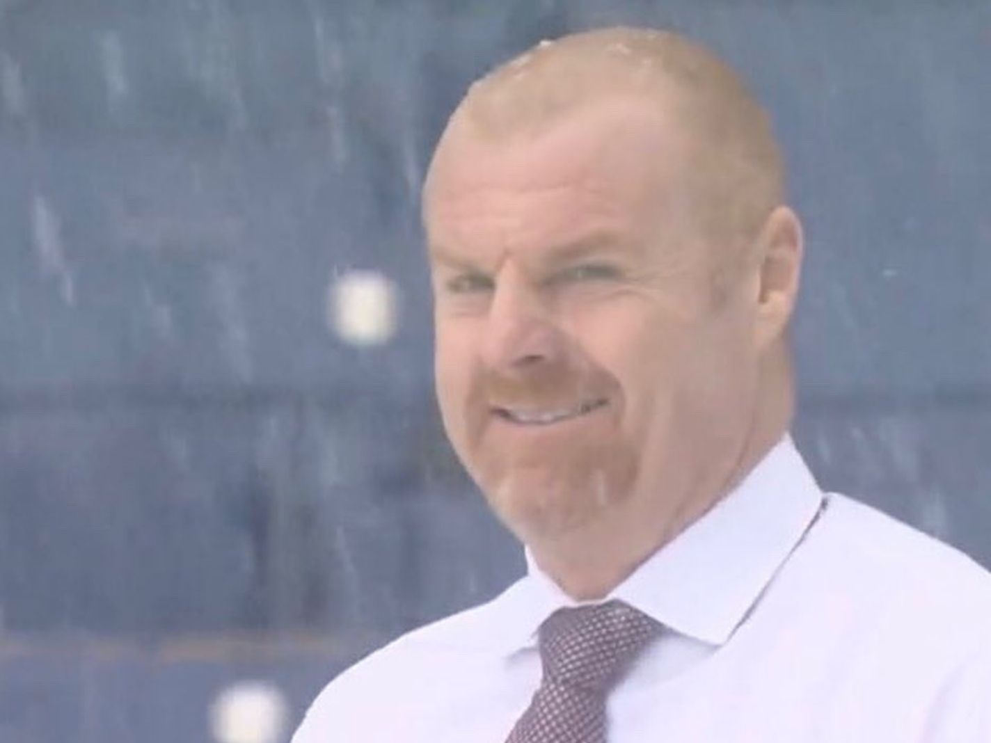 Twitter reacts to Sean Dyche braving minus 3-degree weather in shirt and tie
