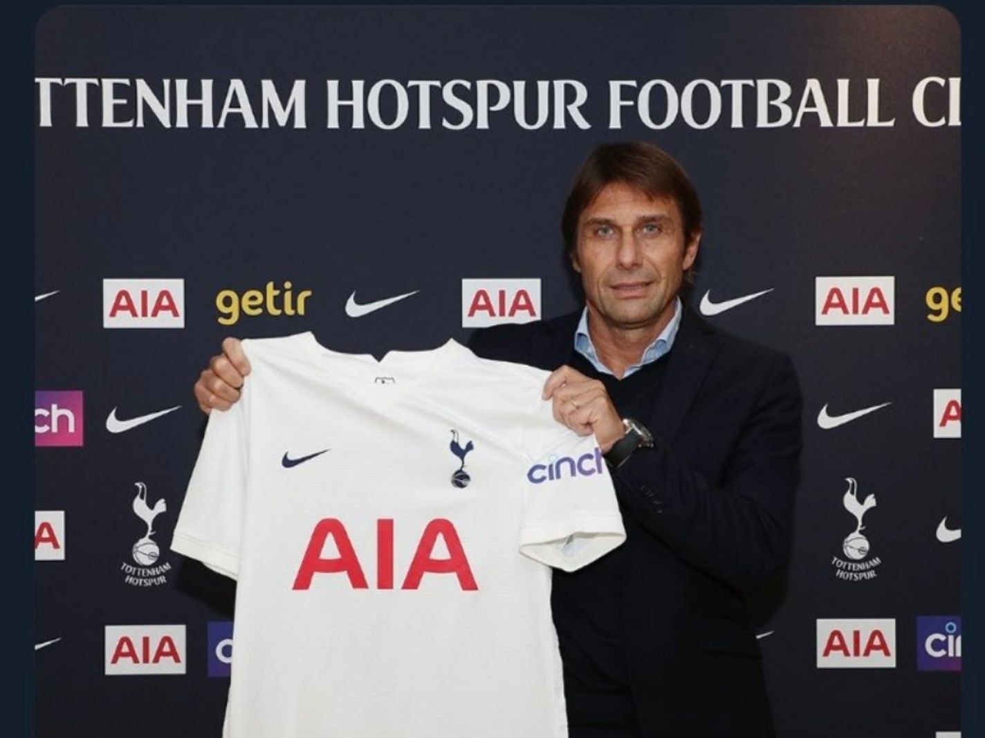 Tottenham bottle Antonio Conte announcement