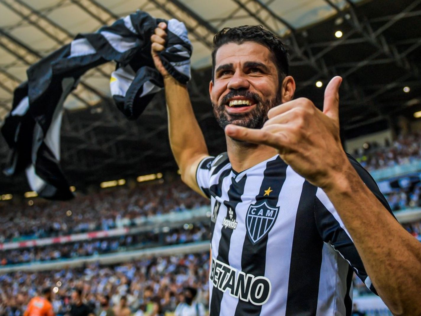 Diego Costa celebrates Brazilian title by paying homage to Chelsea days