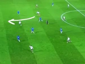 Everton fans find hard to believe Alex Iwobi chose not to pass to Doucoure who was open on goal