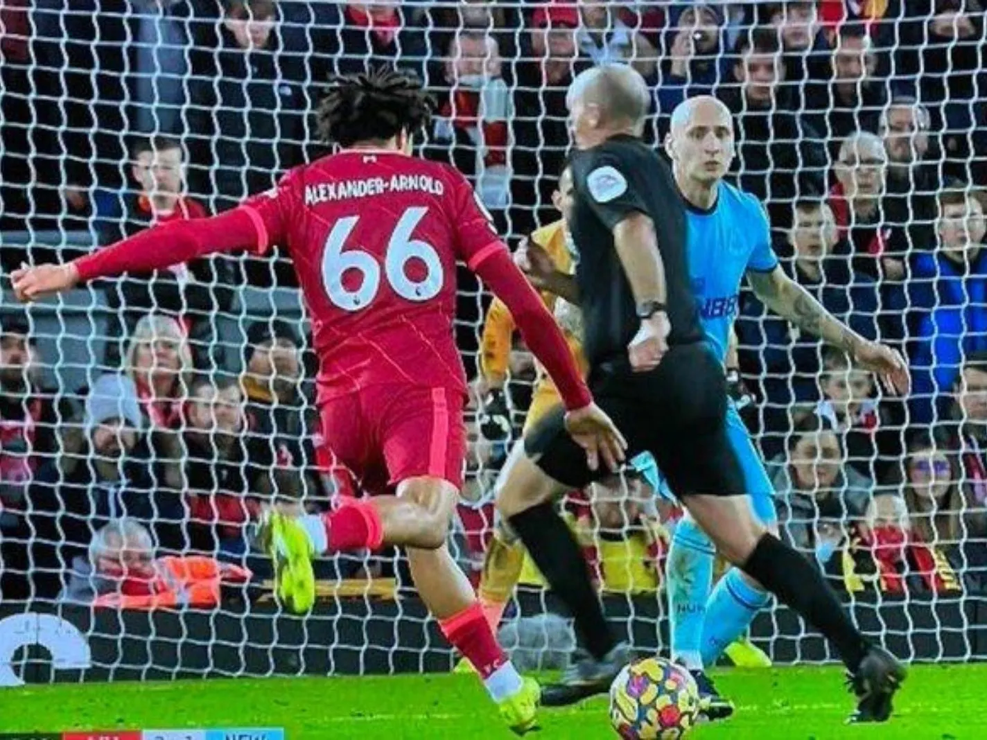 Mike Dean choose to walk in front of Trent Alexander-Arnold's shot when he could have backed away