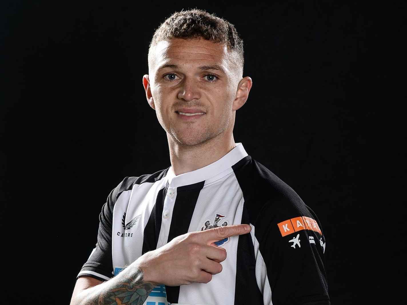 Twitter reacts as Kieran Trippier misses Newcastle badge and points at sleeve sponsor instead