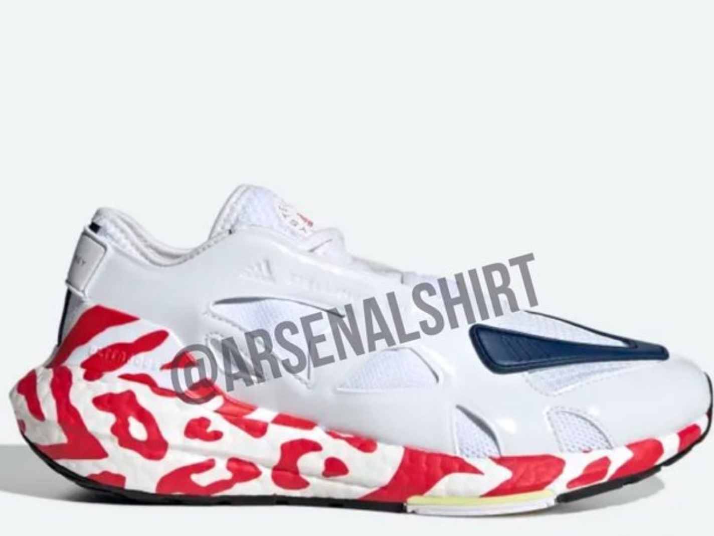 First look at the new sneakers from Arsenal x Stella McCartney Collection