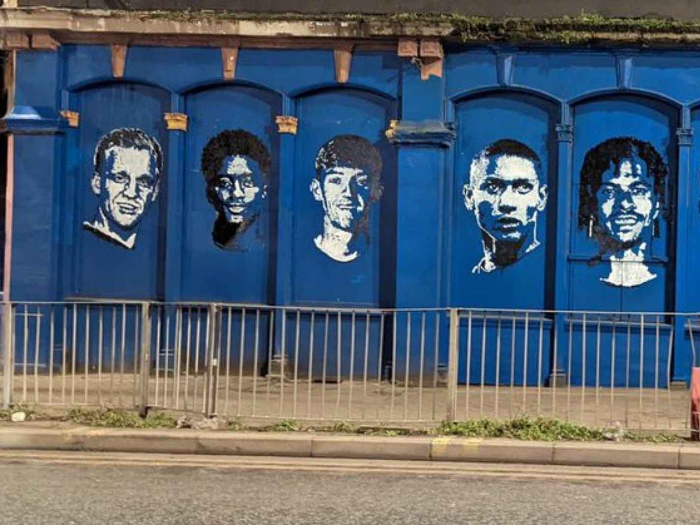 Everton mural featuring loanee Donny van de Beek suffers backlash online￼