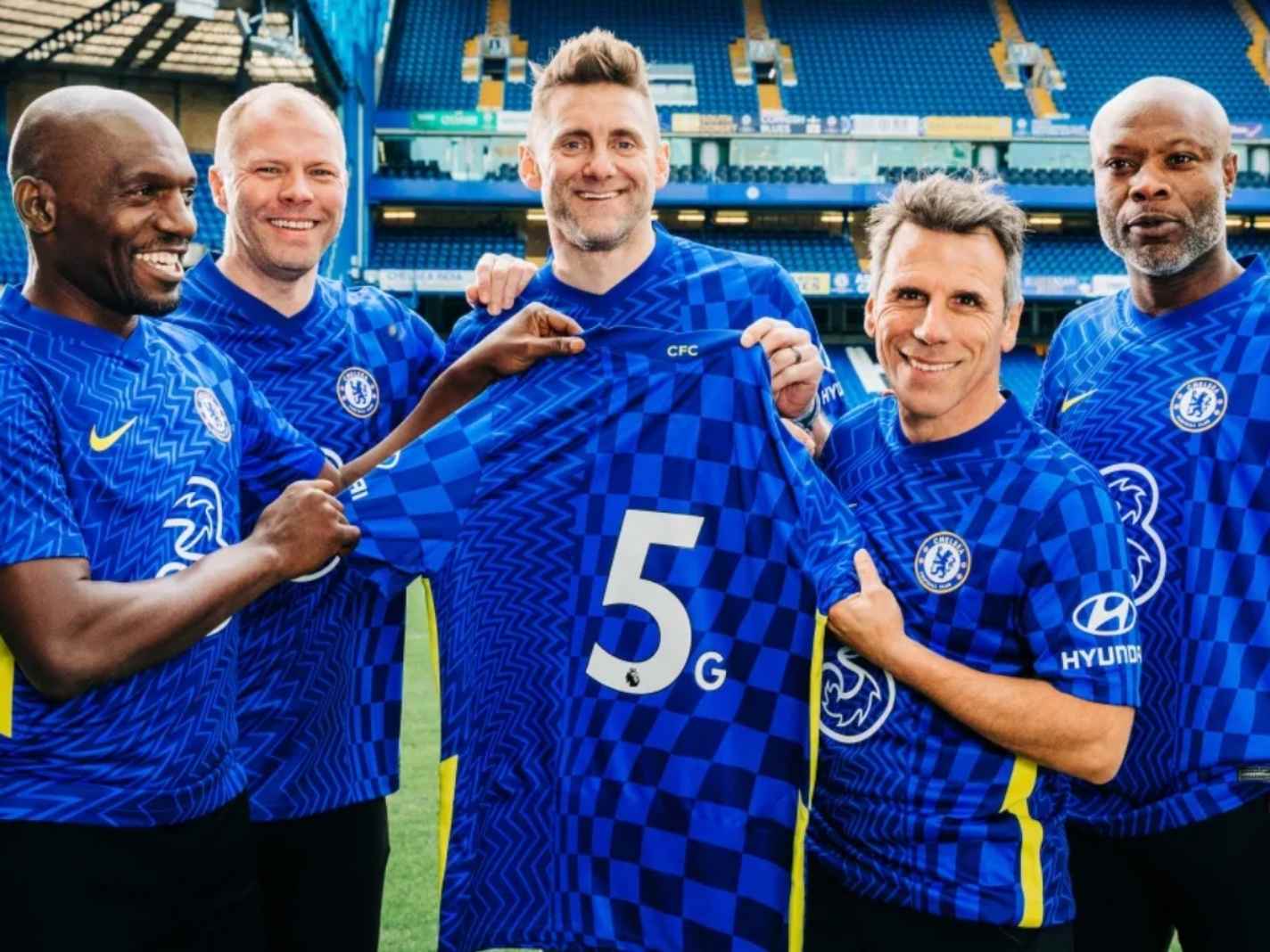 5G launch gimmick brings former Chelsea players to Stamford Bridge