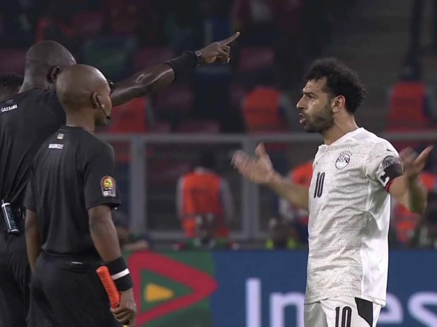 Mohamed Salah's fiery confrontation with AFCON referee