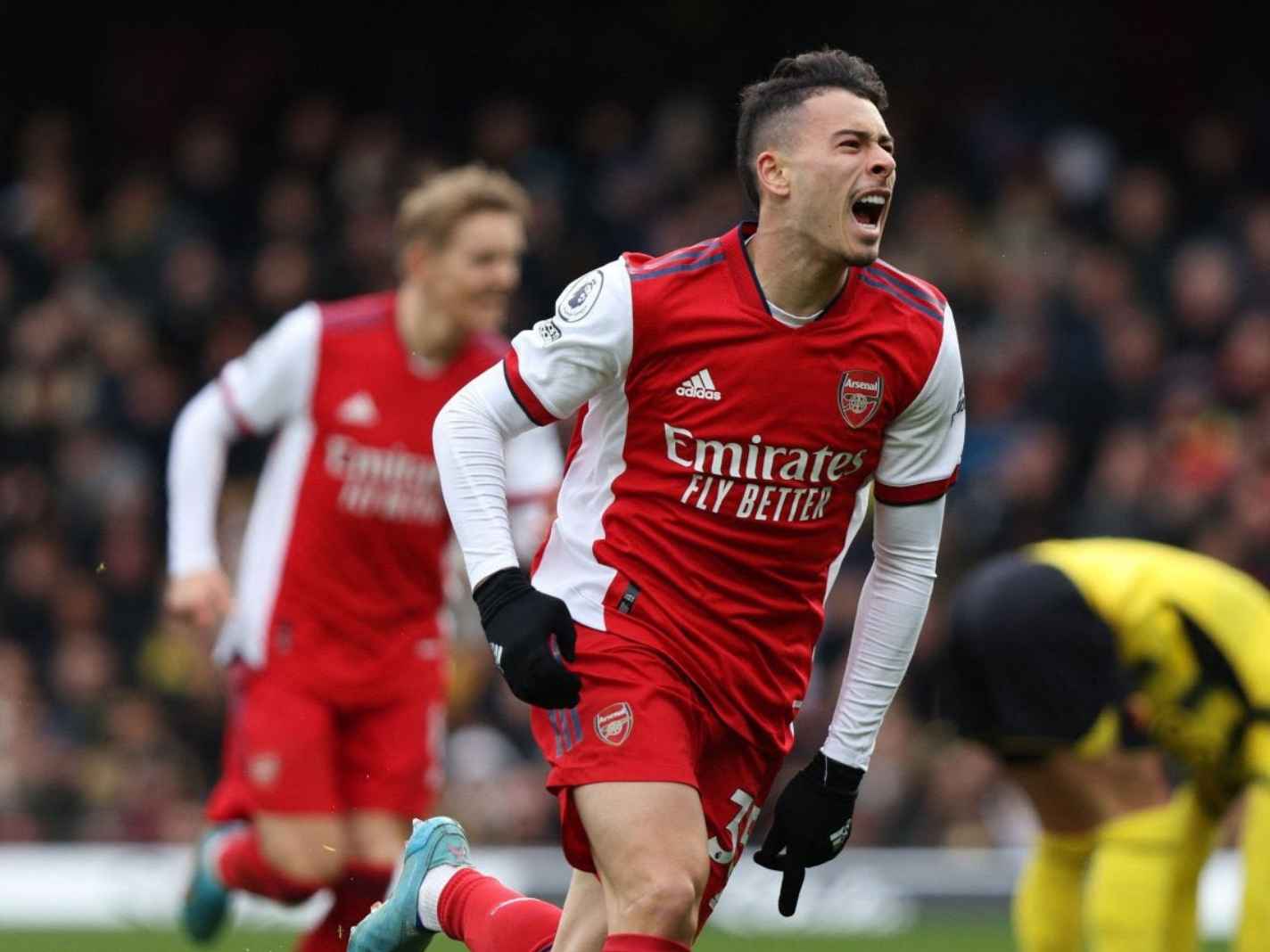 Football fans can't wrap their heads around why Arsenal wore red shorts against Watford