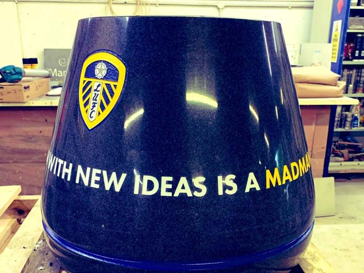 Leeds fans disagree with plans to honour Bielsa with bucket