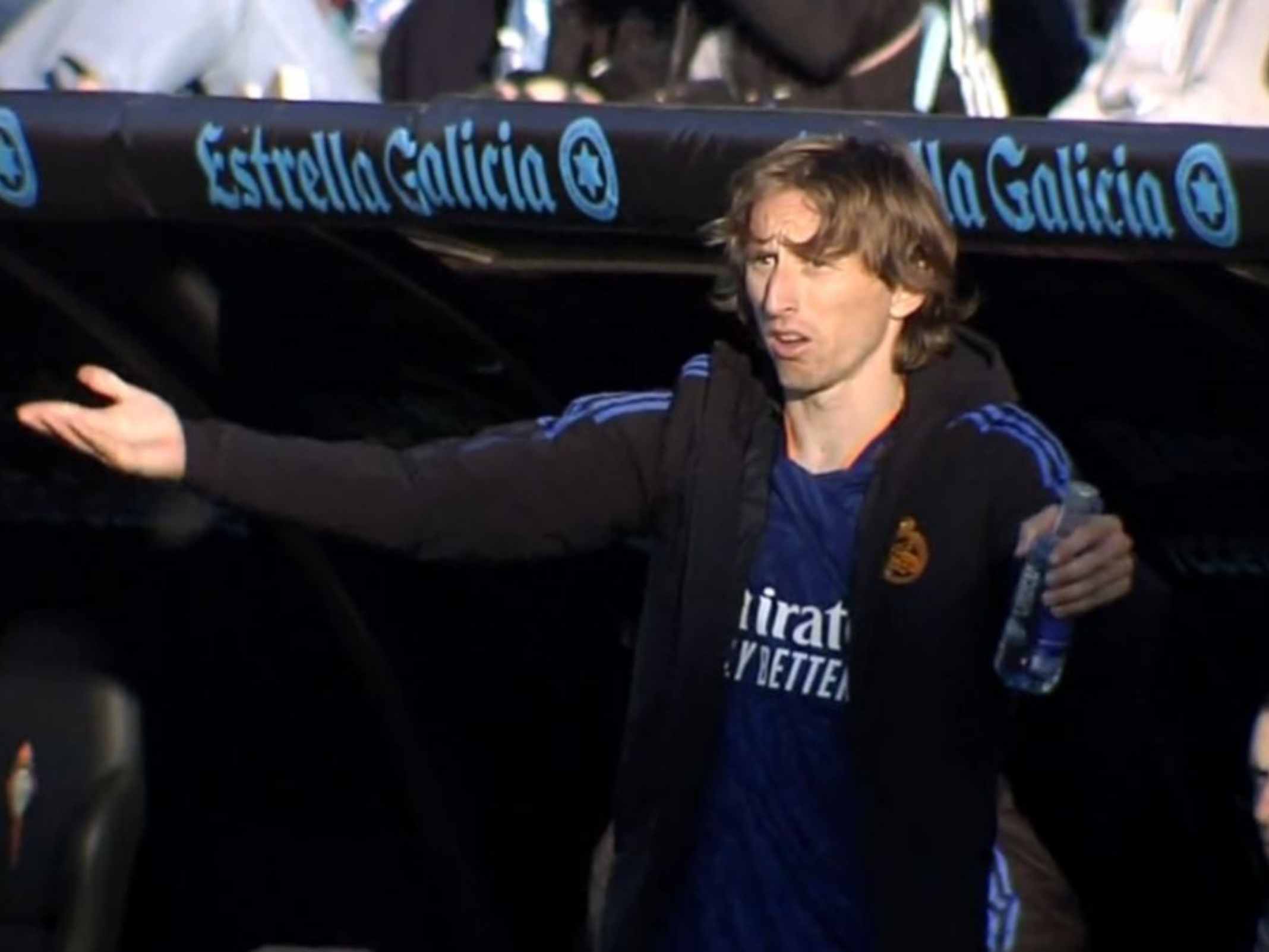 Luka Modric Playing Manager After Being Subbed Off Against Celta Vigo
