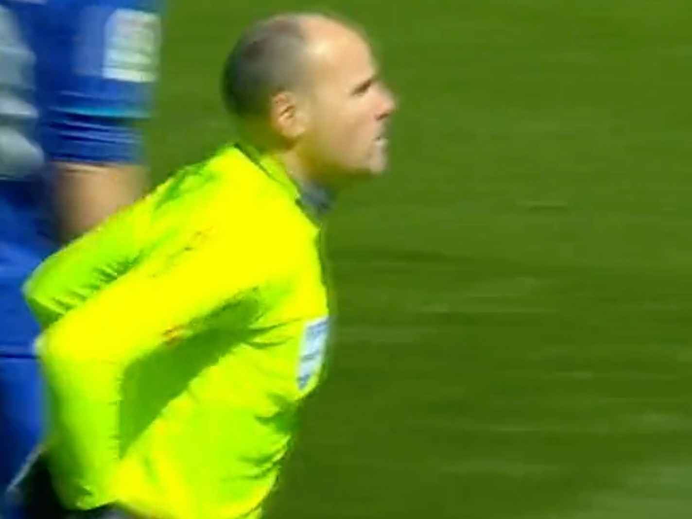 Spanish Mike Dean: Twitter reacts to Mateu Lahoz booking 4 players at once