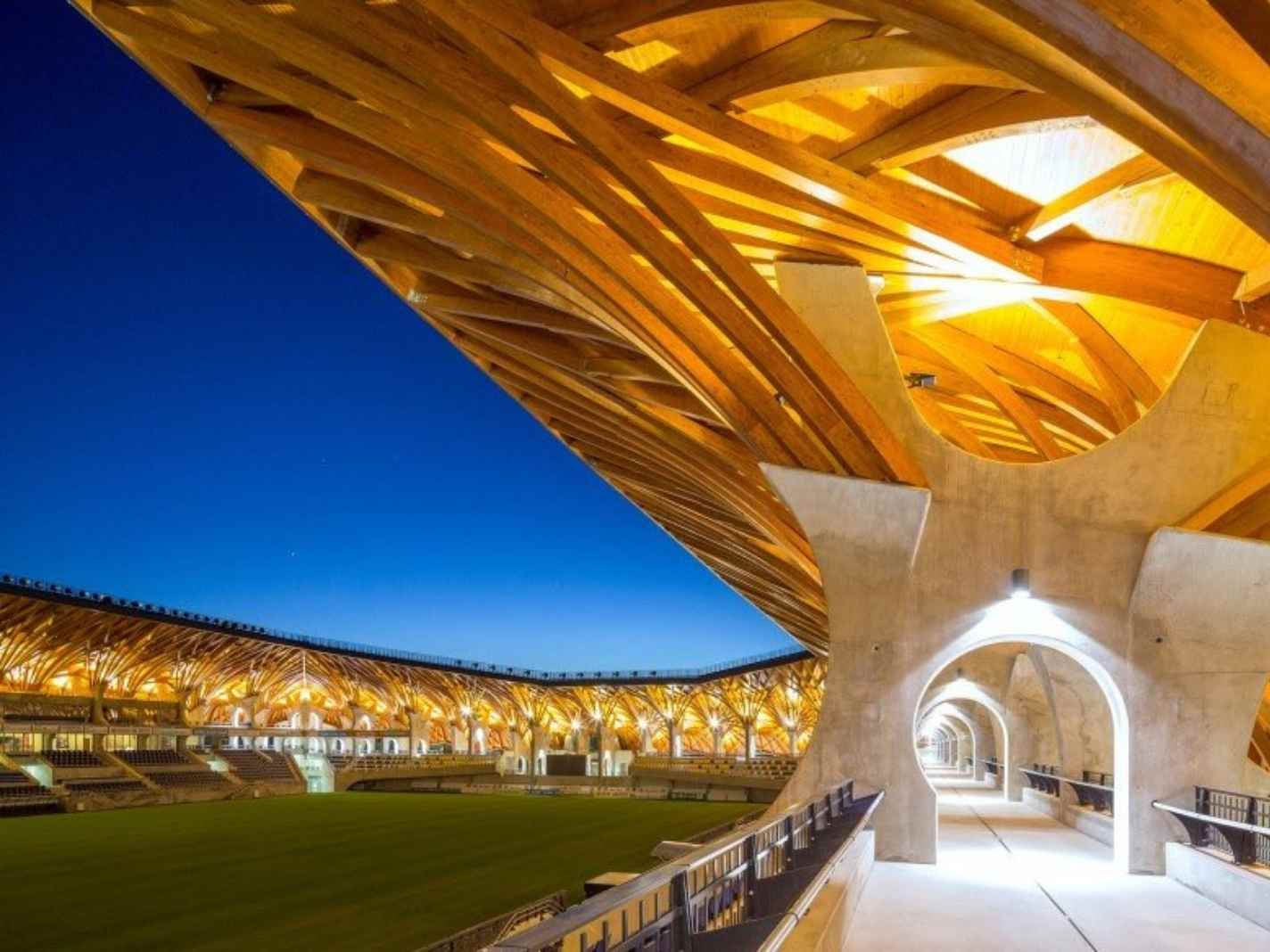 Pancho Arena: The beautiful football stadium that will trap you in its labyrinth
