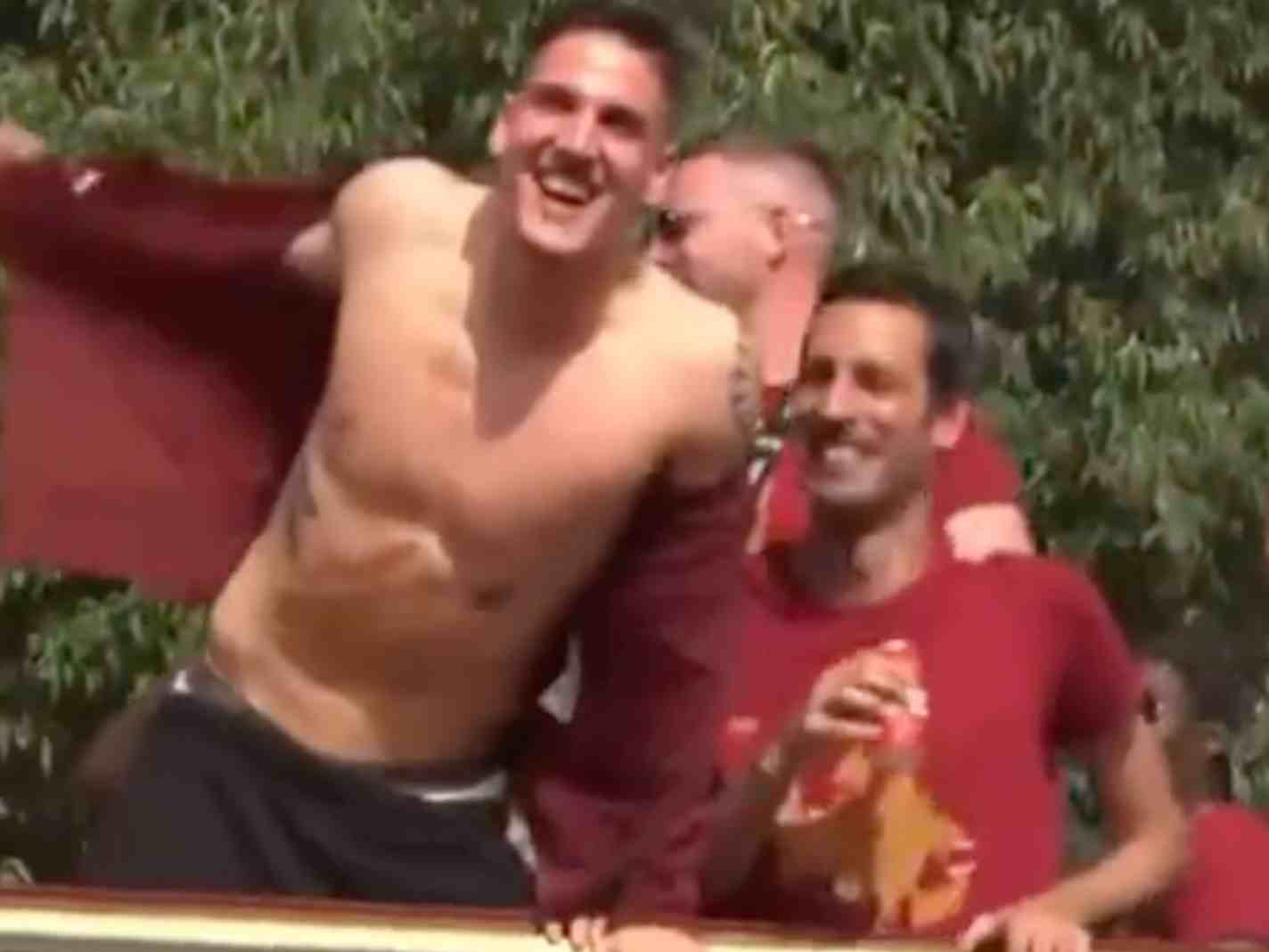 Nicolo Zaniolo appears to love it as Roma fans chant ‘Zaccagni's son is Zaniolo's’.