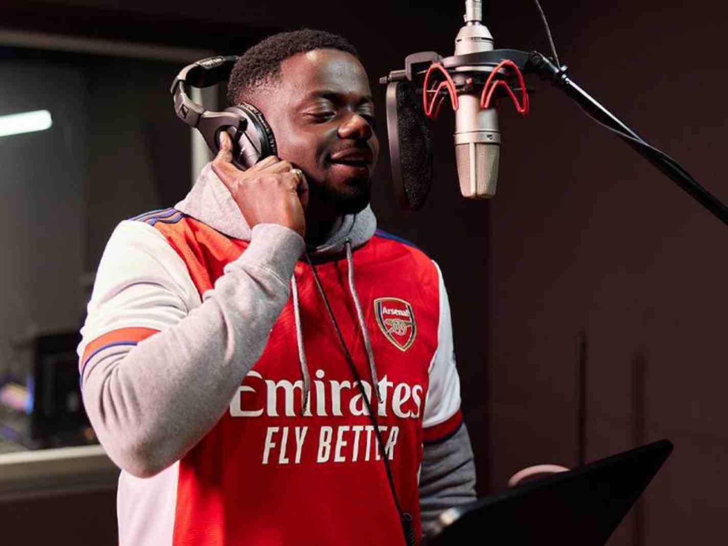 The photo shows Daniel Kaluuya working in the studios for new Arsenal All or Nothing series.