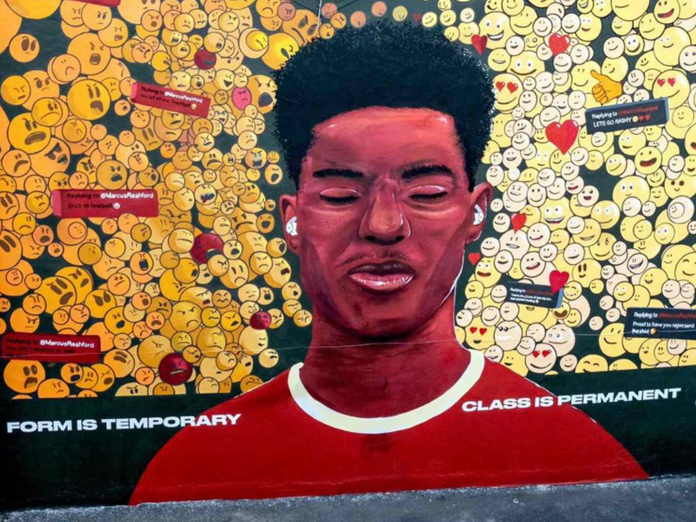 Man United fans have mixed feelings about new emoji-packed Marcus Rashford mural