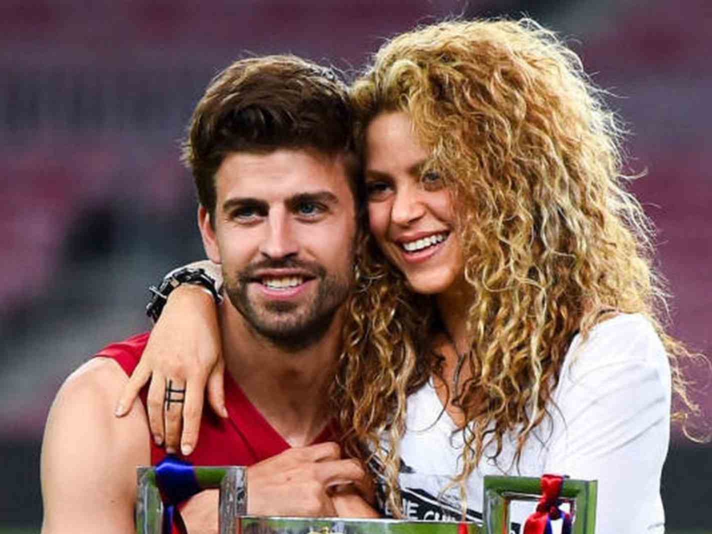 Barca defender Gerard Pique shocks Twitter by cheating on Shakira