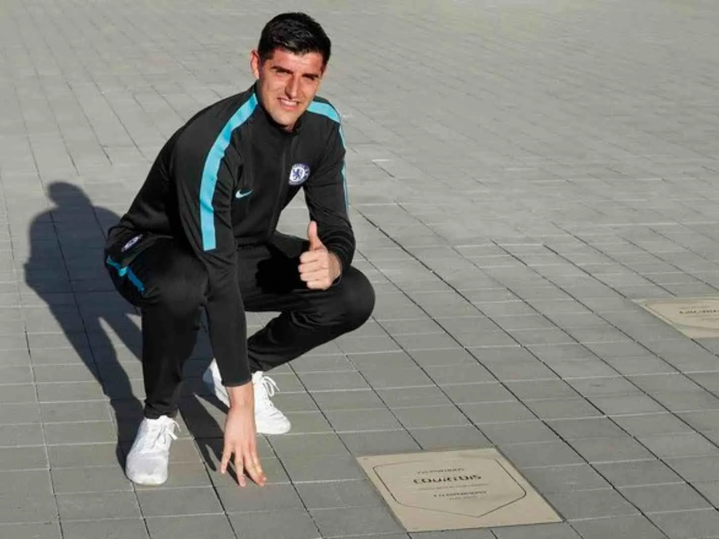 Thibaut Courtois with his plaque outside Wanda Metropolitano