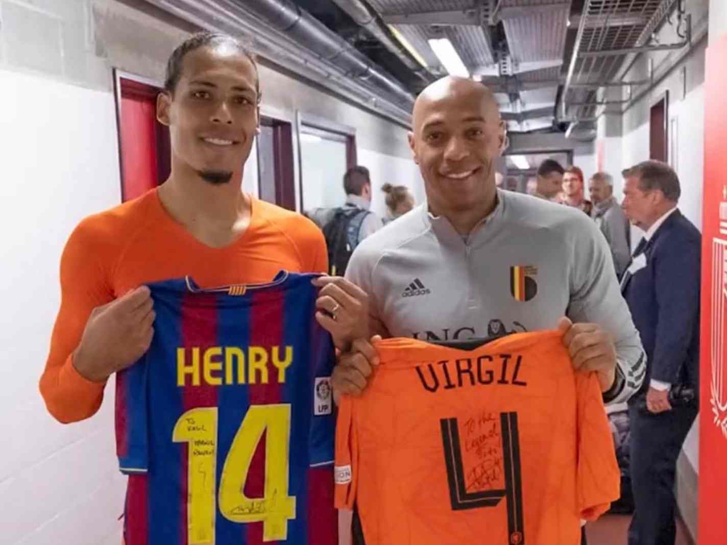 Unmissable: Virgil van Dijk and Thierry Henry exchange their Holland and Barca kits