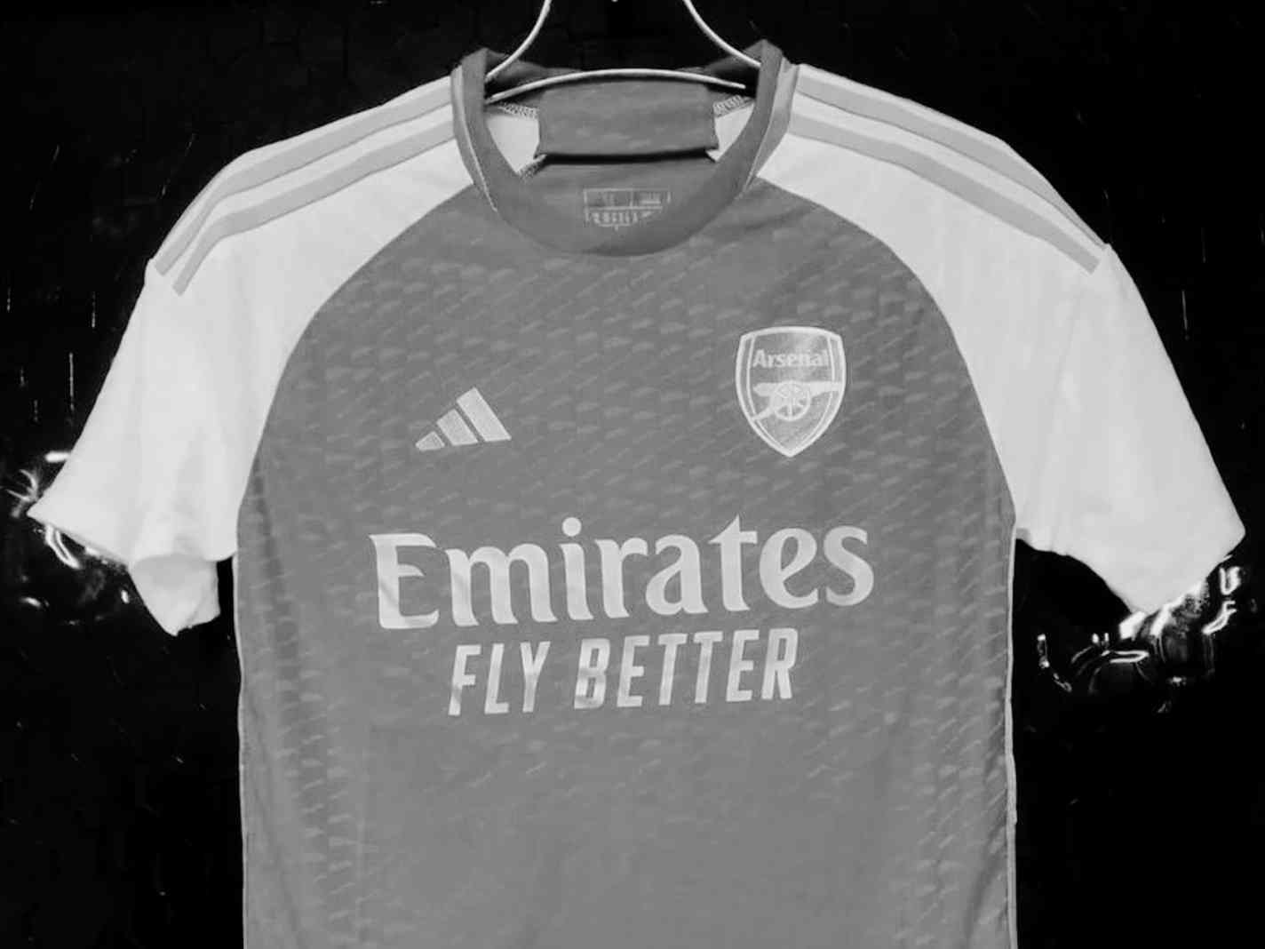 Does The Arsenal Home Kit For 23/24 Season Feature Gold Or White Lettering?
