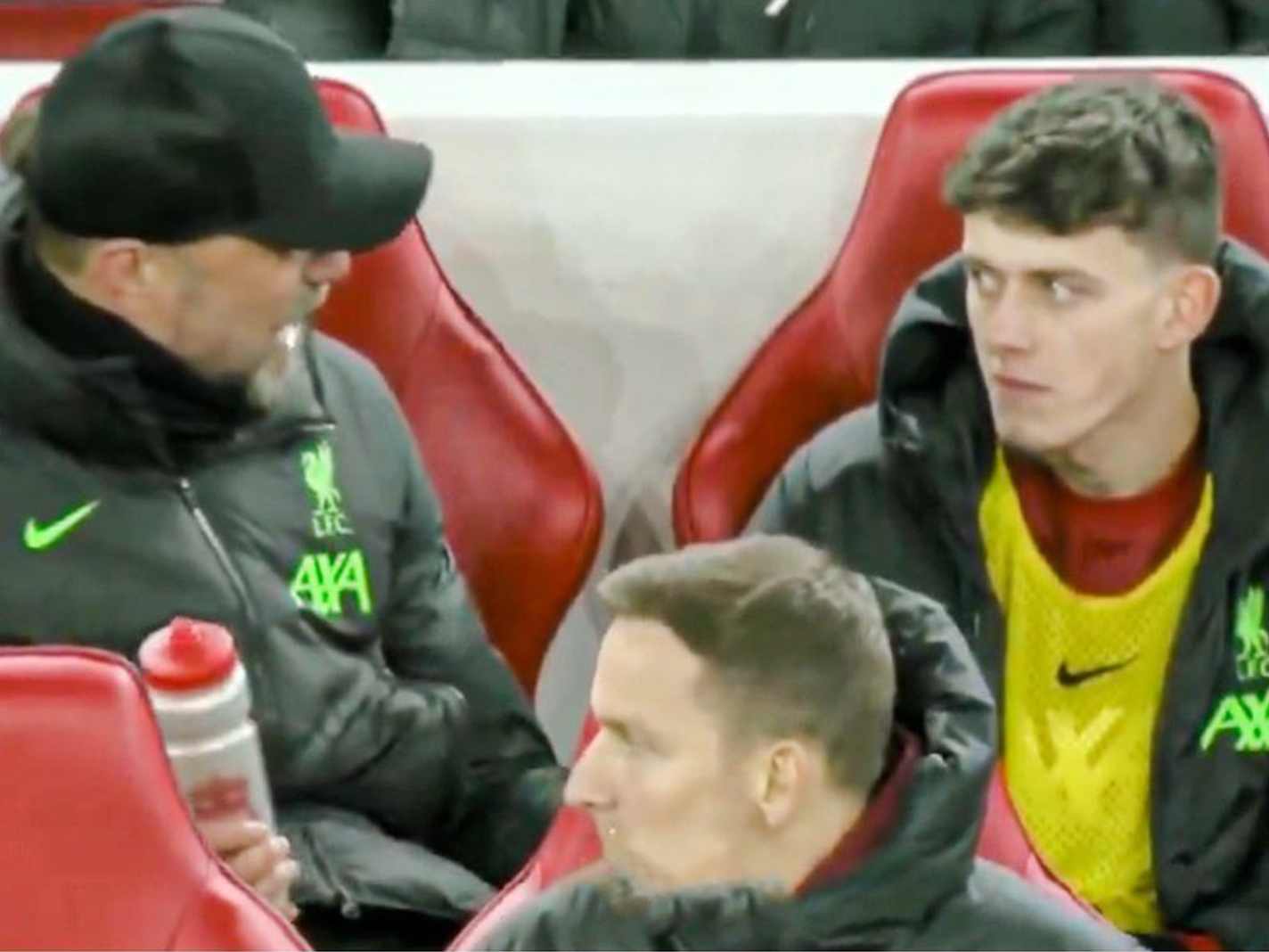 What Fans Thought of Jurgen Klopp’s Bench Talk with Youngster Owen Beck