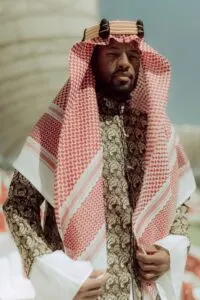 Wijnaldum in Saudi attire